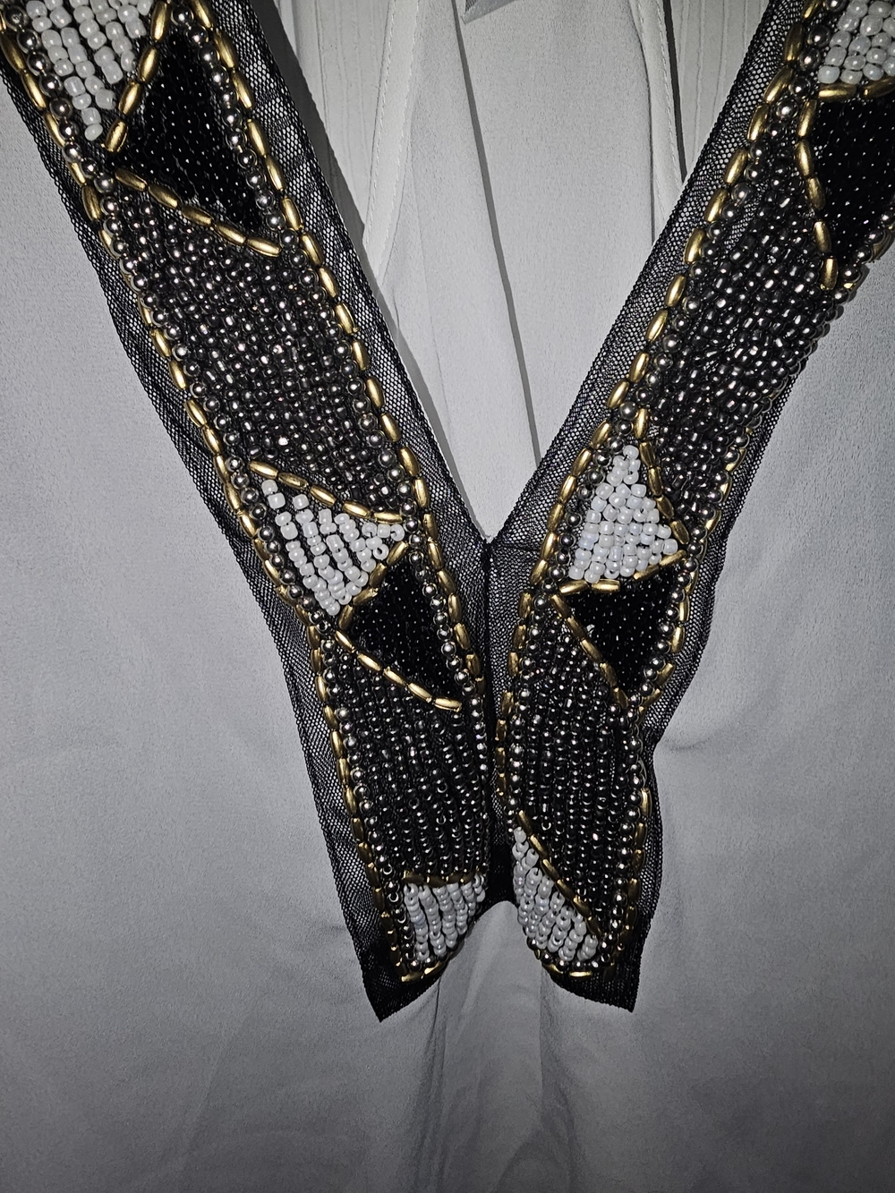 NWOT Venus White Beaded V-Neck Sleeveless Top S - Picture 3 of 4